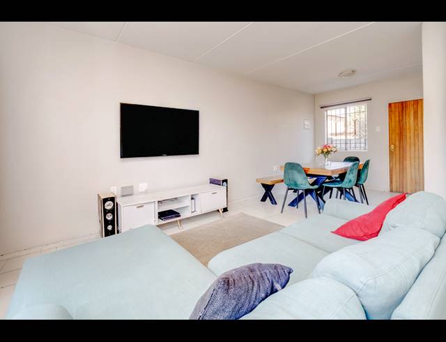 2 BEDROOM APARTMENT FOR SALE IN ALLEN'S NEK
